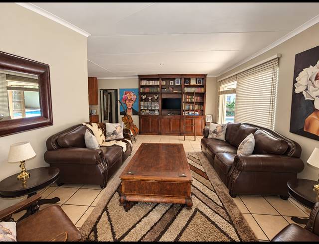 3 BEDROOM HOUSE FOR SALE IN VANDERBIJLPARK SE 2